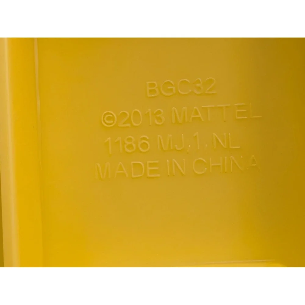 Fisher Price Little People Aquarium BGC32 Yellow‎ Blue Slide Pool 2013